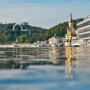 apartments-naberezhnaya-podol-centre.hotels-of-kiev.com/