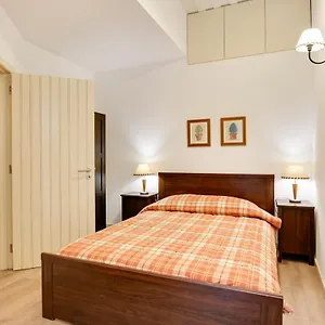 Apartment Charming New In The Heart Of, Lisbon